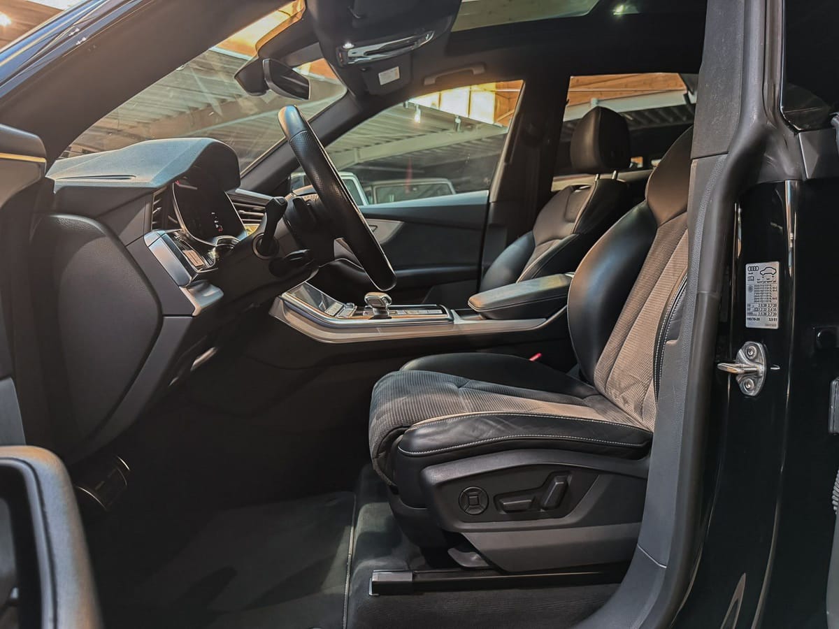 Audi Q8 50 TDI quattro S-Line Pano AHK OptikPaket foto 9