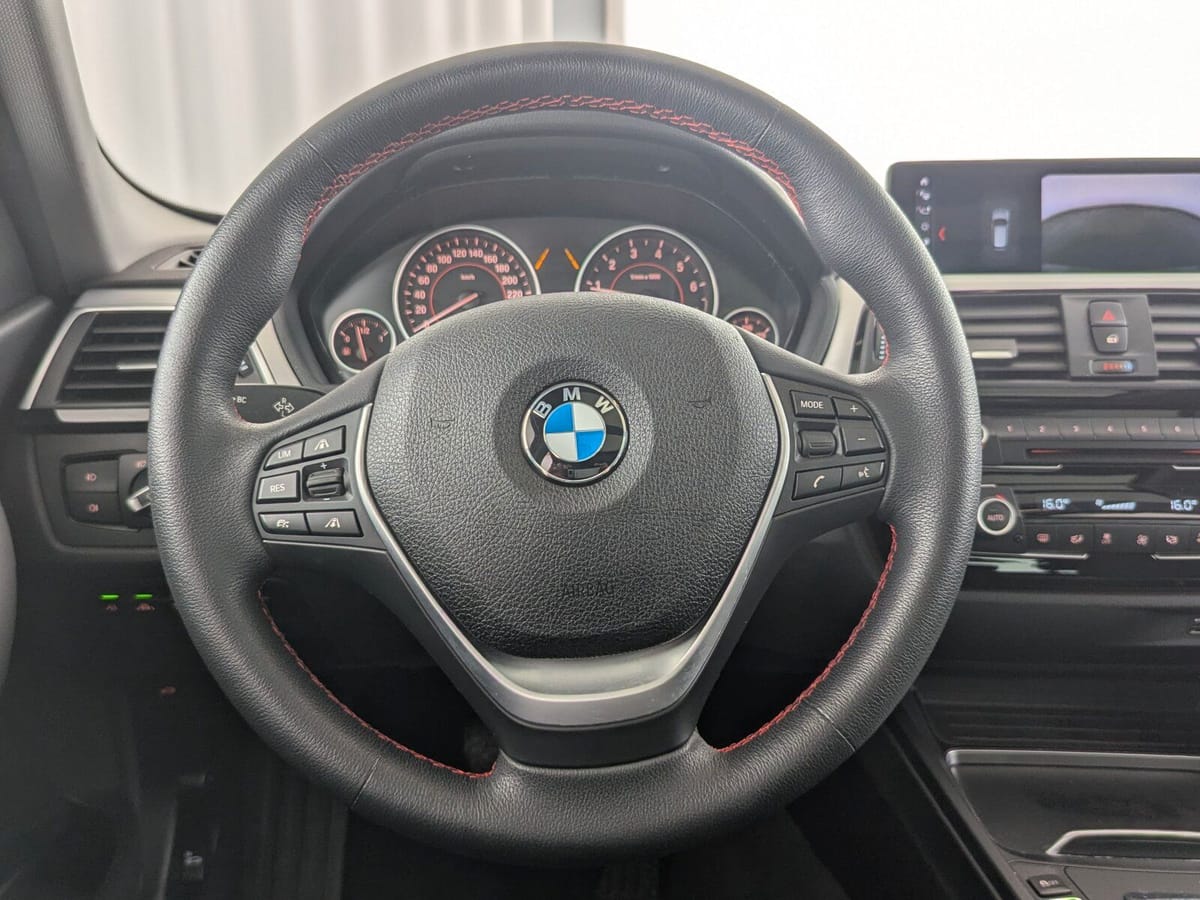 BMW 330 i xDrive Sport Line LED NAVI SHZ RFK HUD BC foto 19