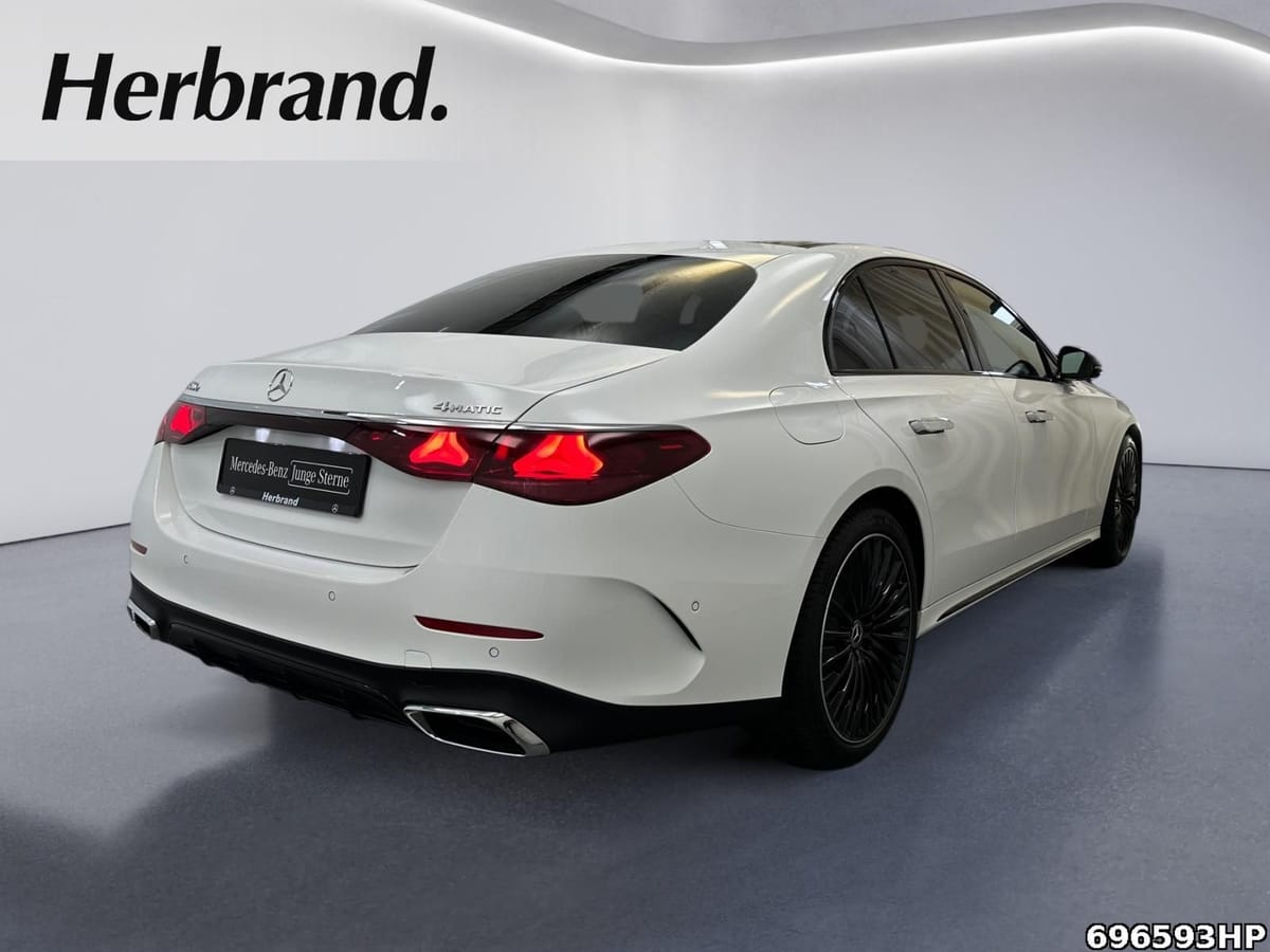 Mercedes-Benz E 400 e 4M AMG Night Pano 360° DIGITAL LIGHT 20 foto 3