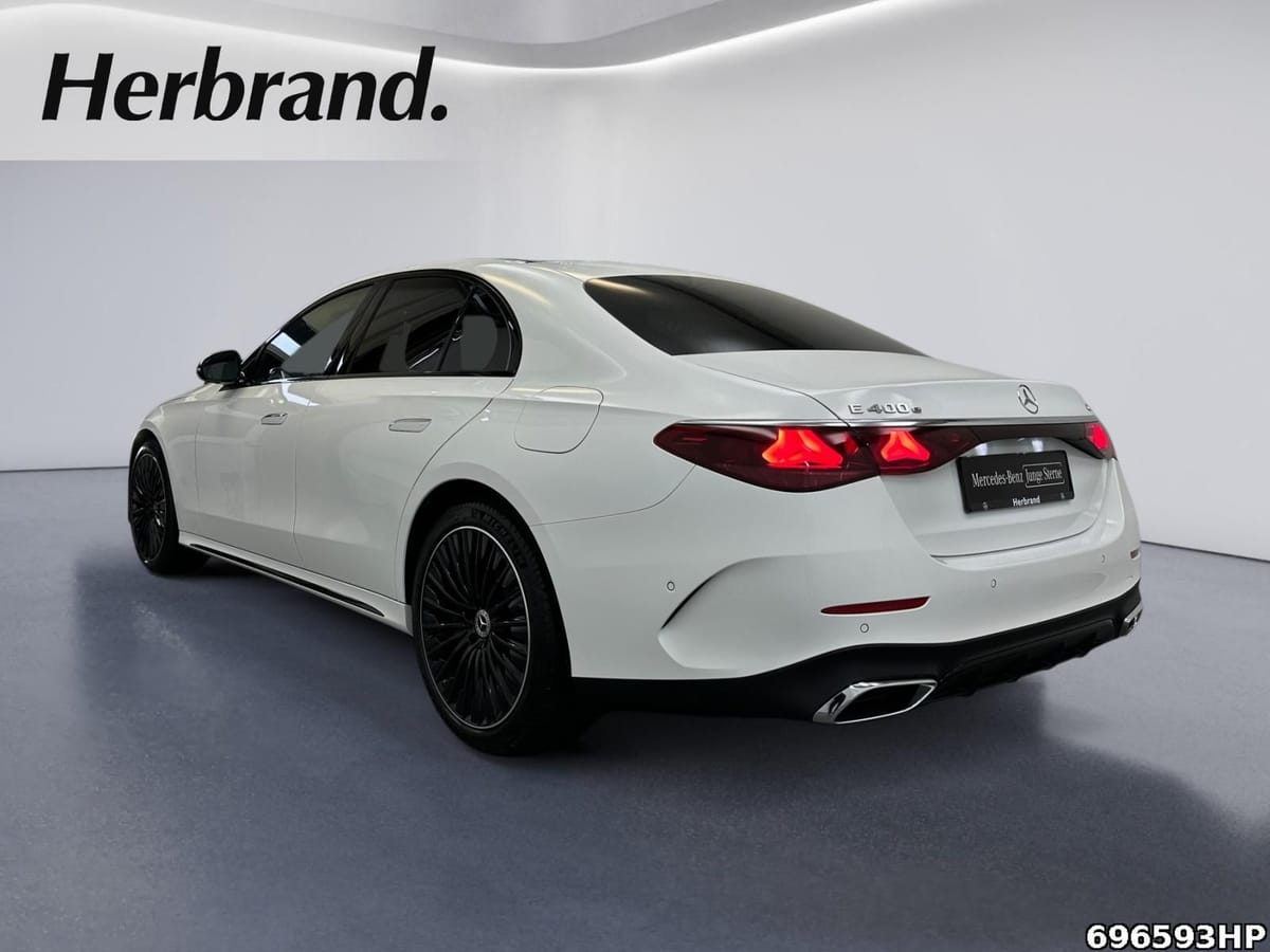 Mercedes-Benz E 400 e 4M AMG Night Pano 360° DIGITAL LIGHT 20 foto 4