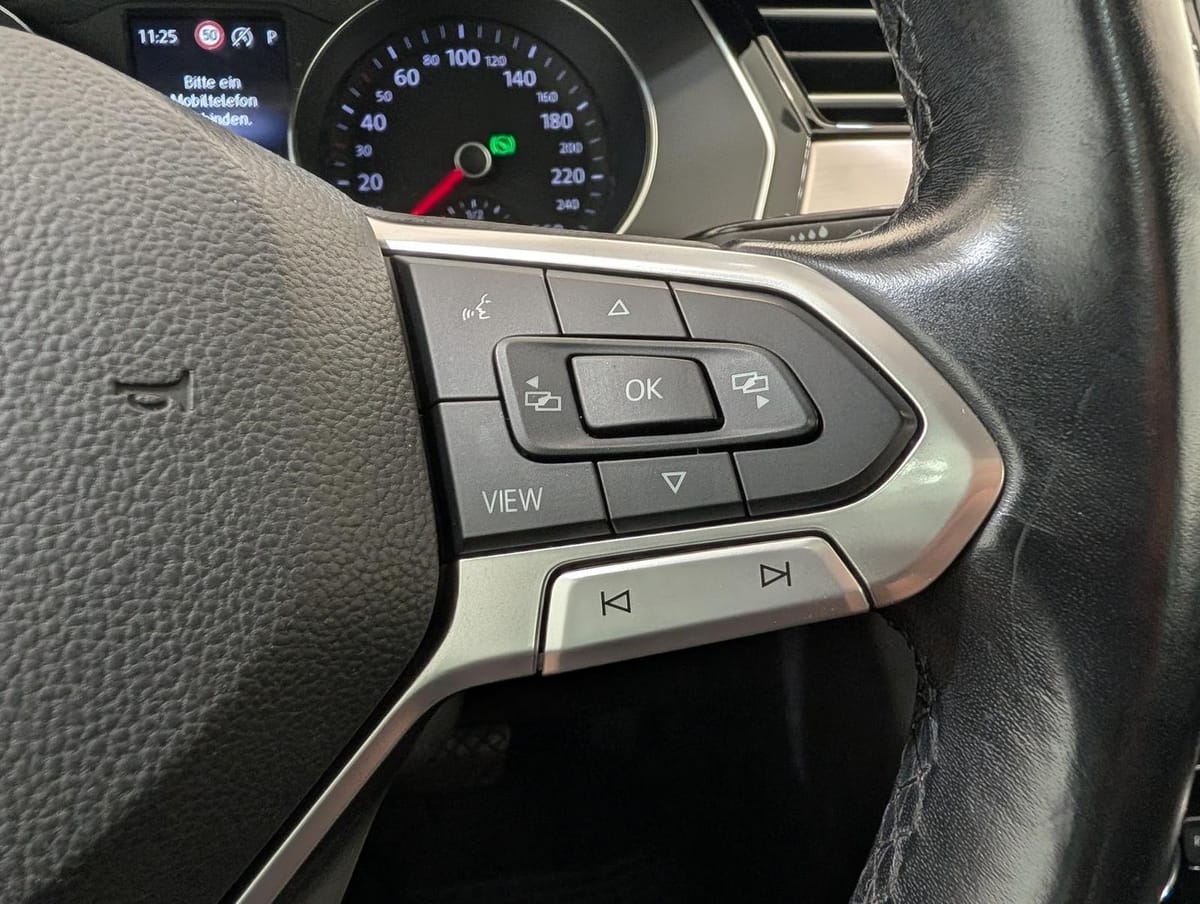 Volkswagen Passat Variant 1.5 TSI DSG R-line ACC LED Pano L foto 25