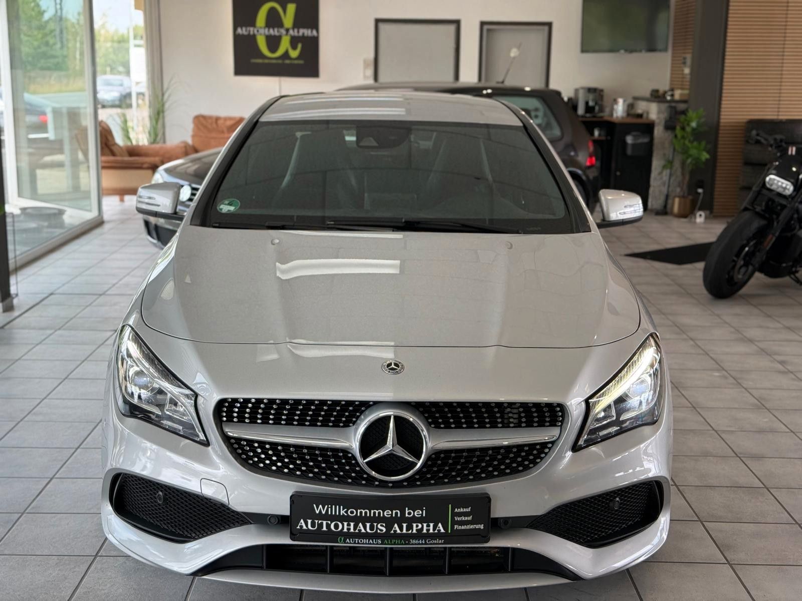 Mercedes-Benz CLA 180 AMG Line LED NAVI SCHECKHEFT foto 2
