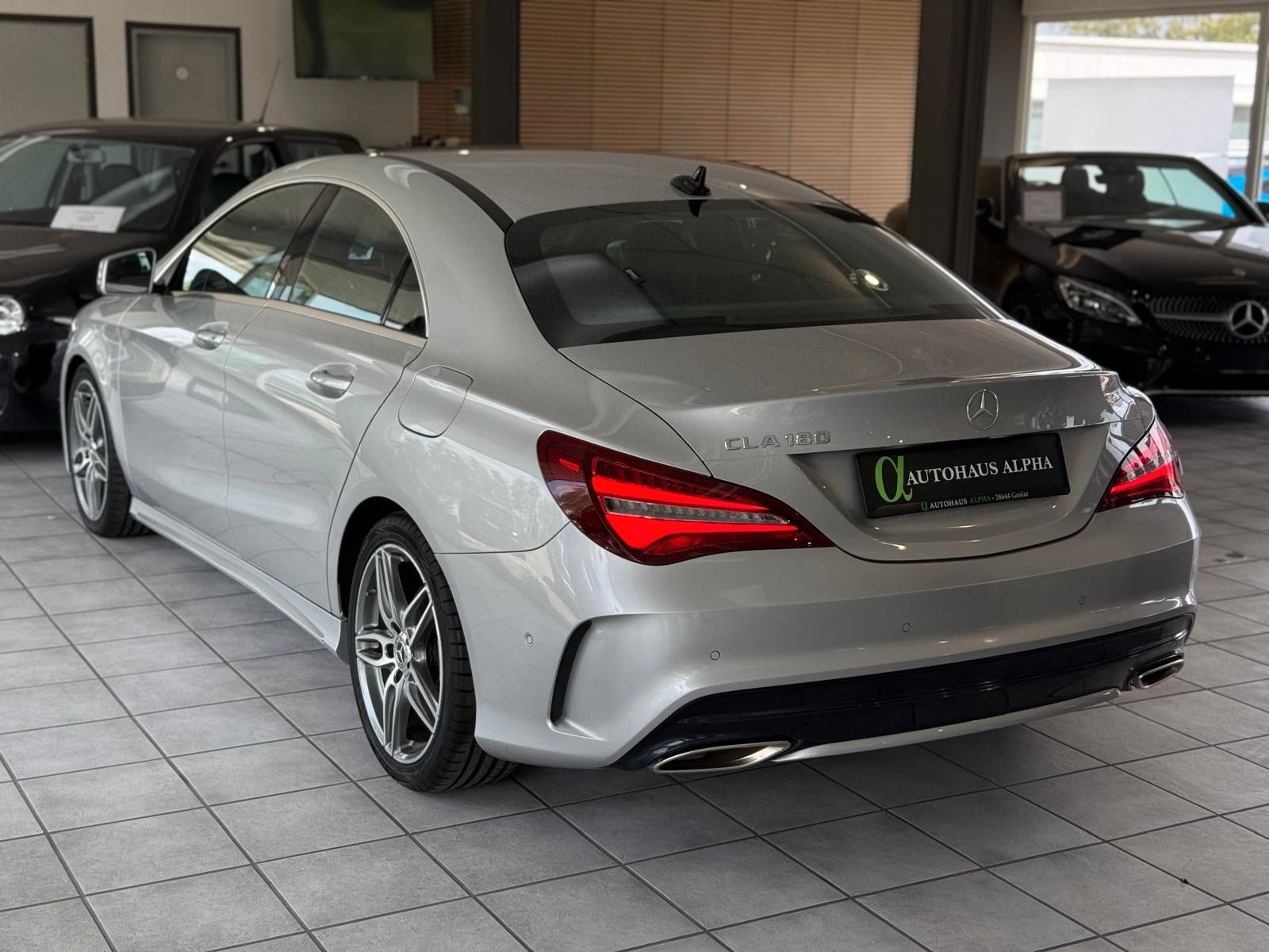 Mercedes-Benz CLA 180 AMG Line LED NAVI SCHECKHEFT foto 5