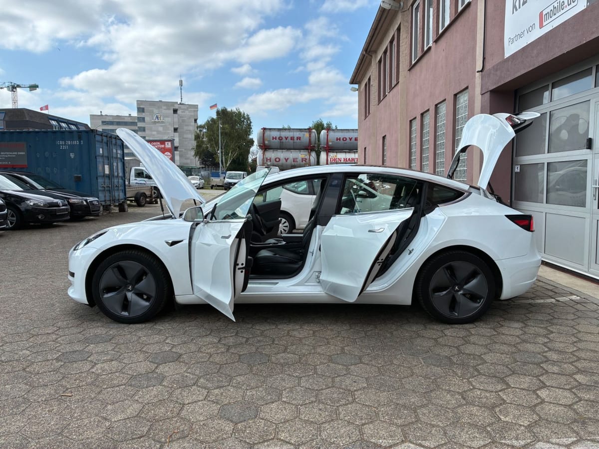 Tesla Model 3 SR+ RWD|EAP|PANO|PREMIUM|360°|SHZ|49TKM foto 4