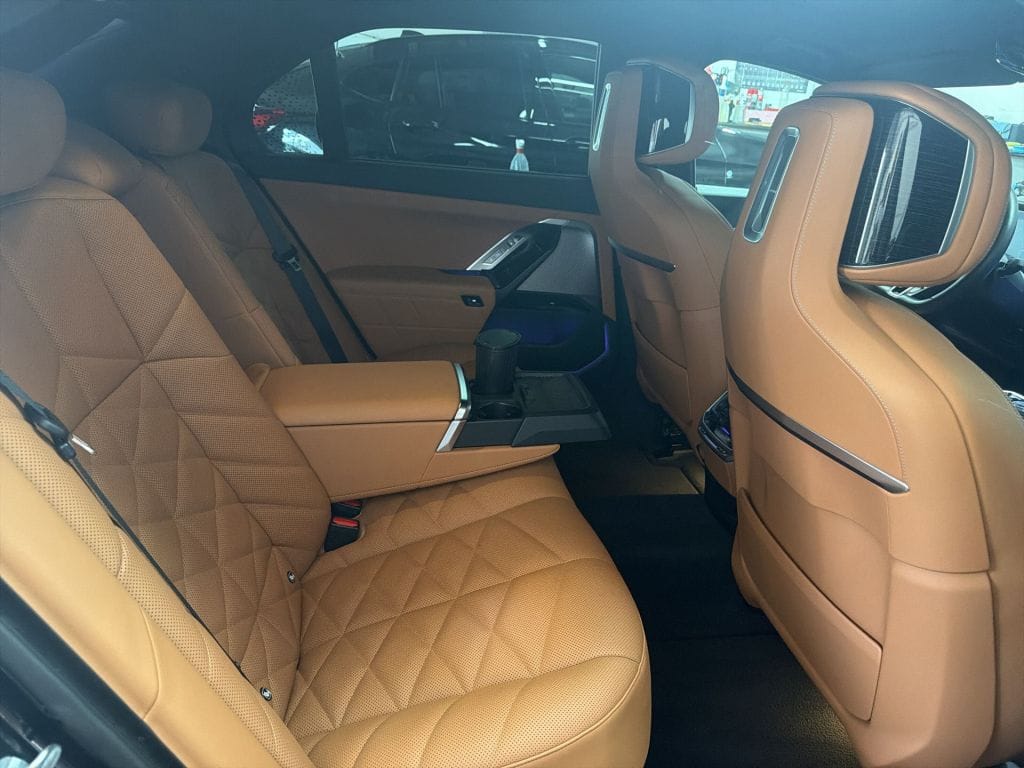 BMW 740d xDrive M-Paket Navi SHZ Alarm foto 24