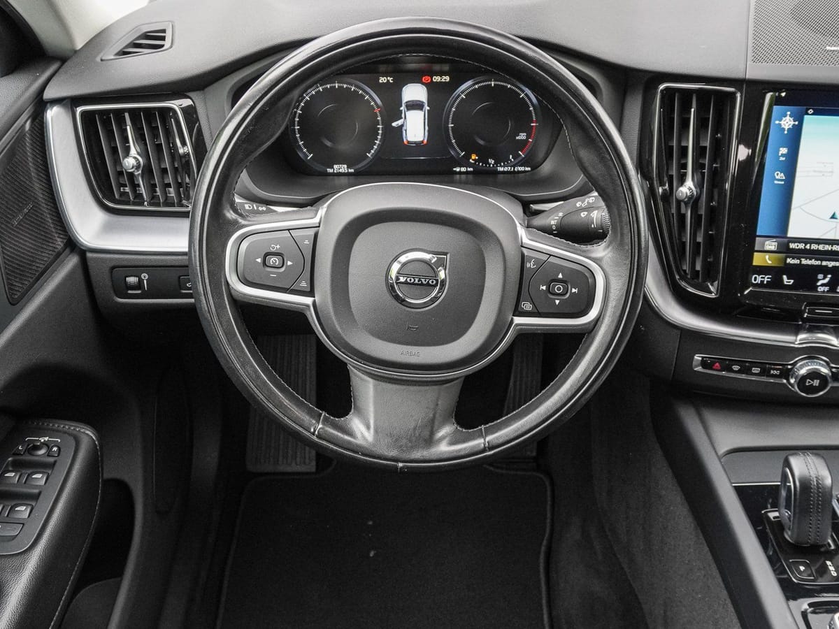 Volvo XC60 B4 D AWD Momentum Pro 19ZOLL FRONTHZG BLIS foto 11