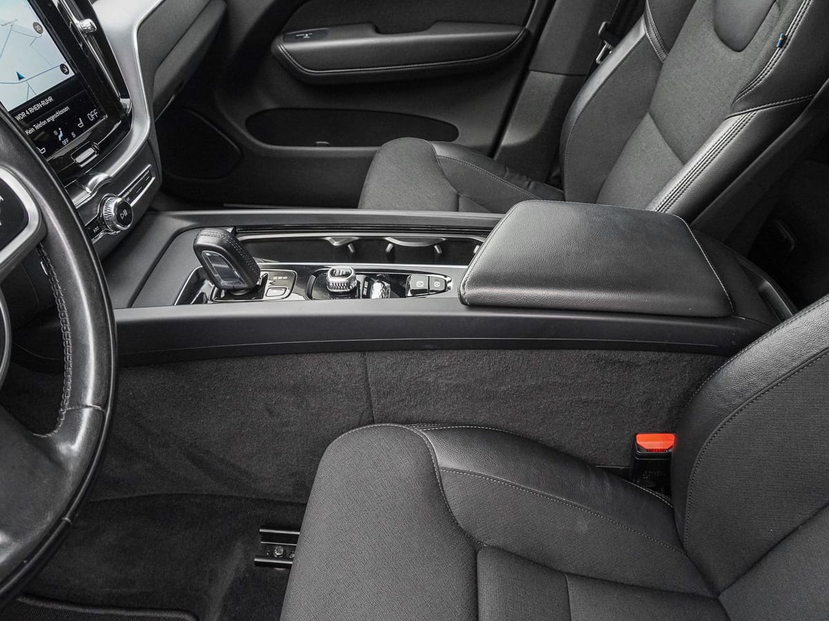 Volvo XC60 B4 D AWD Momentum Pro 19ZOLL FRONTHZG BLIS foto 15