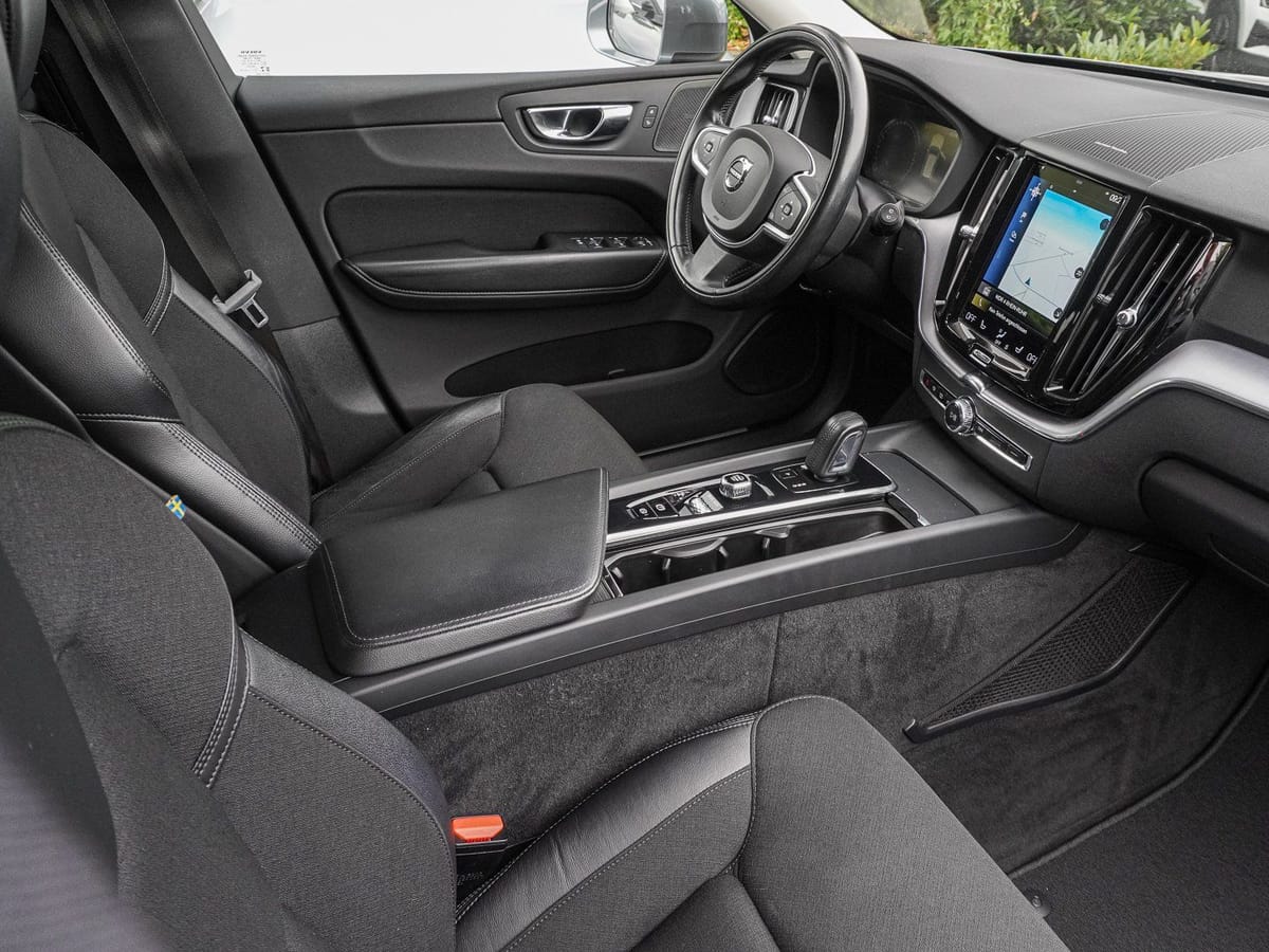 Volvo XC60 B4 D AWD Momentum Pro 19ZOLL FRONTHZG BLIS foto 8