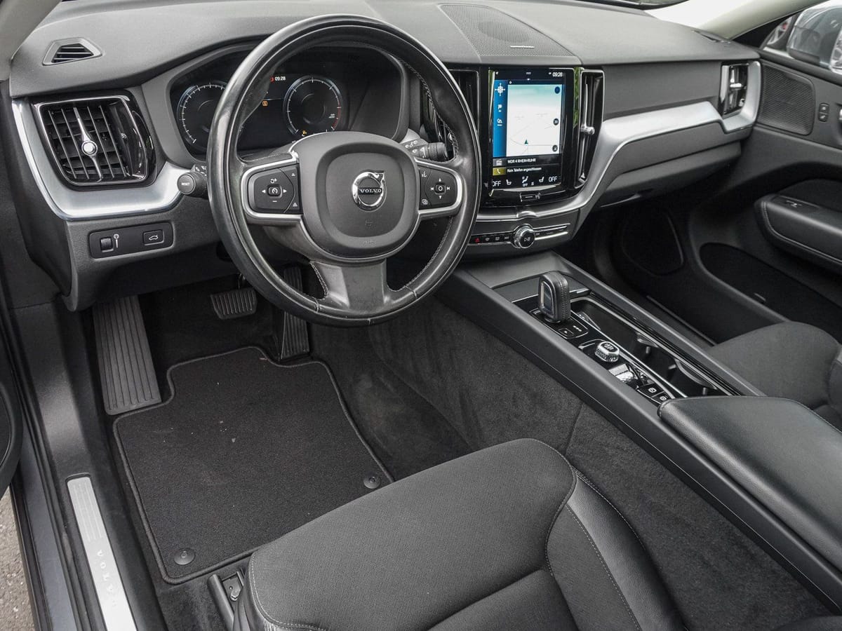 Volvo XC60 B4 D AWD Momentum Pro 19ZOLL FRONTHZG BLIS foto 9