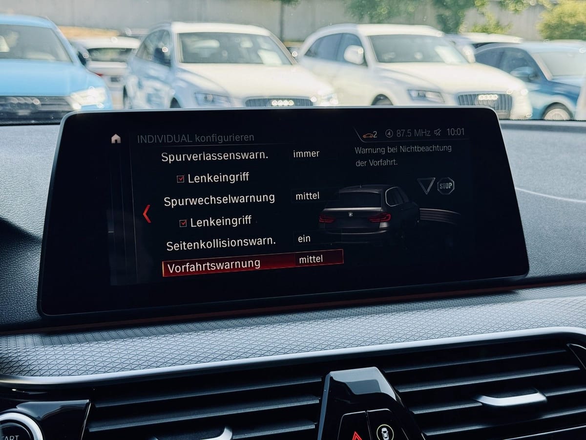 BMW 530 i M Sport ACC LED CarPlay Kamera SHZ foto 25