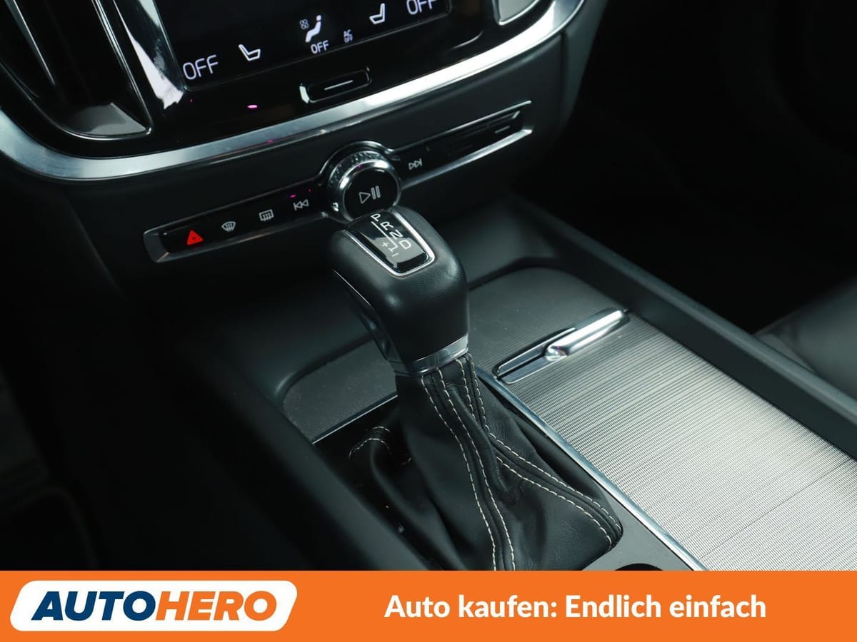 Volvo V60 2.0 T4 R-Design Aut. NAVI ACC 360CAM HK SHZ foto 24