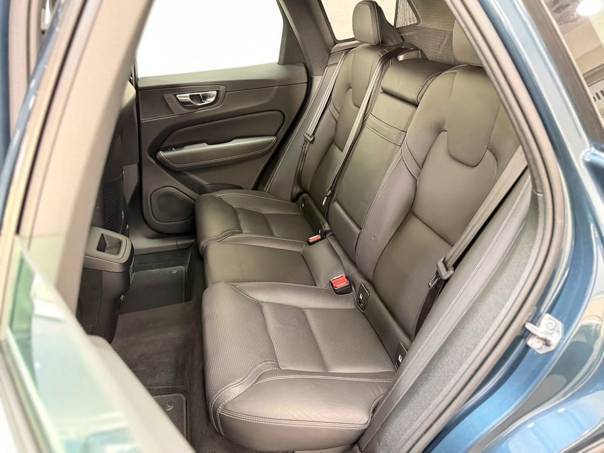 Volvo XC60 Inscription AWD AHK 360°Kamera Vollleder foto 17