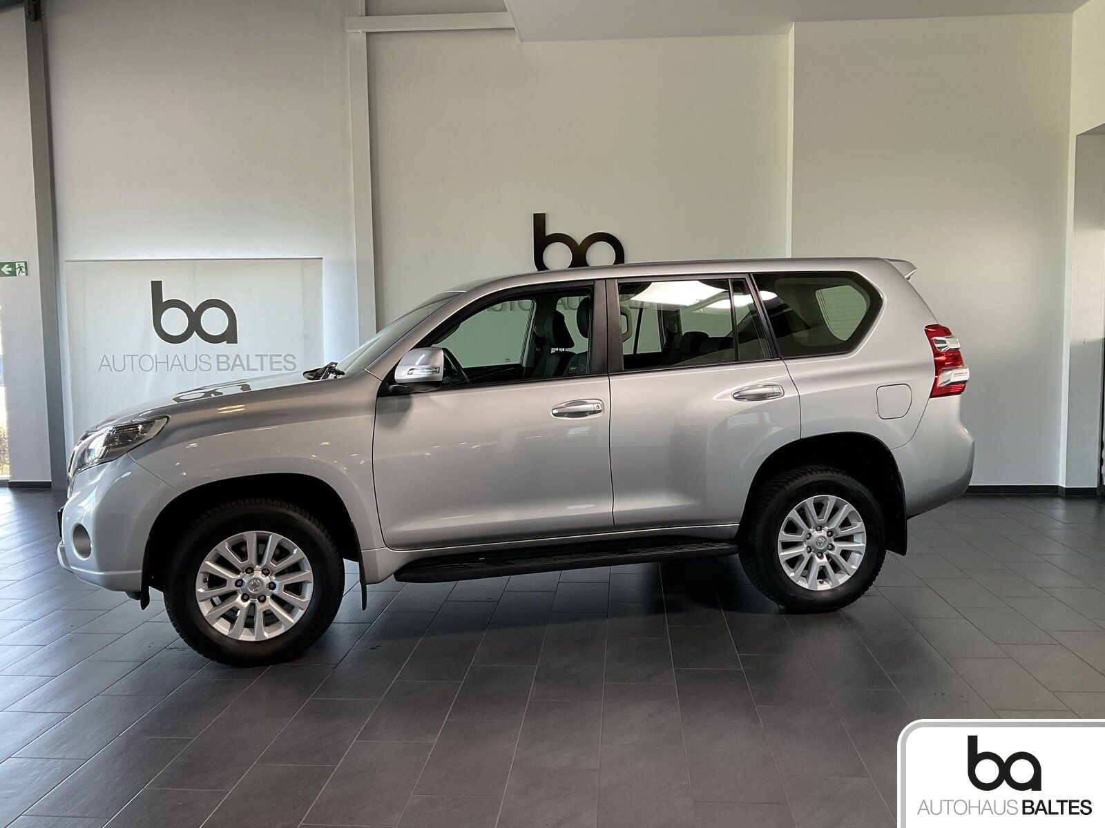Toyota Land Cruiser D4-D Comf. AHK eSitz Kam Navi Tempo foto 2