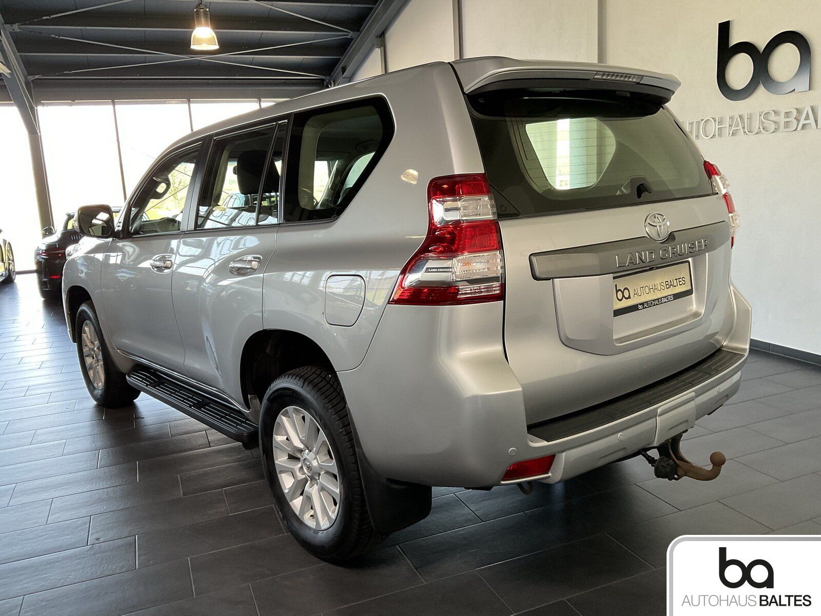 Toyota Land Cruiser D4-D Comf. AHK eSitz Kam Navi Tempo foto 3