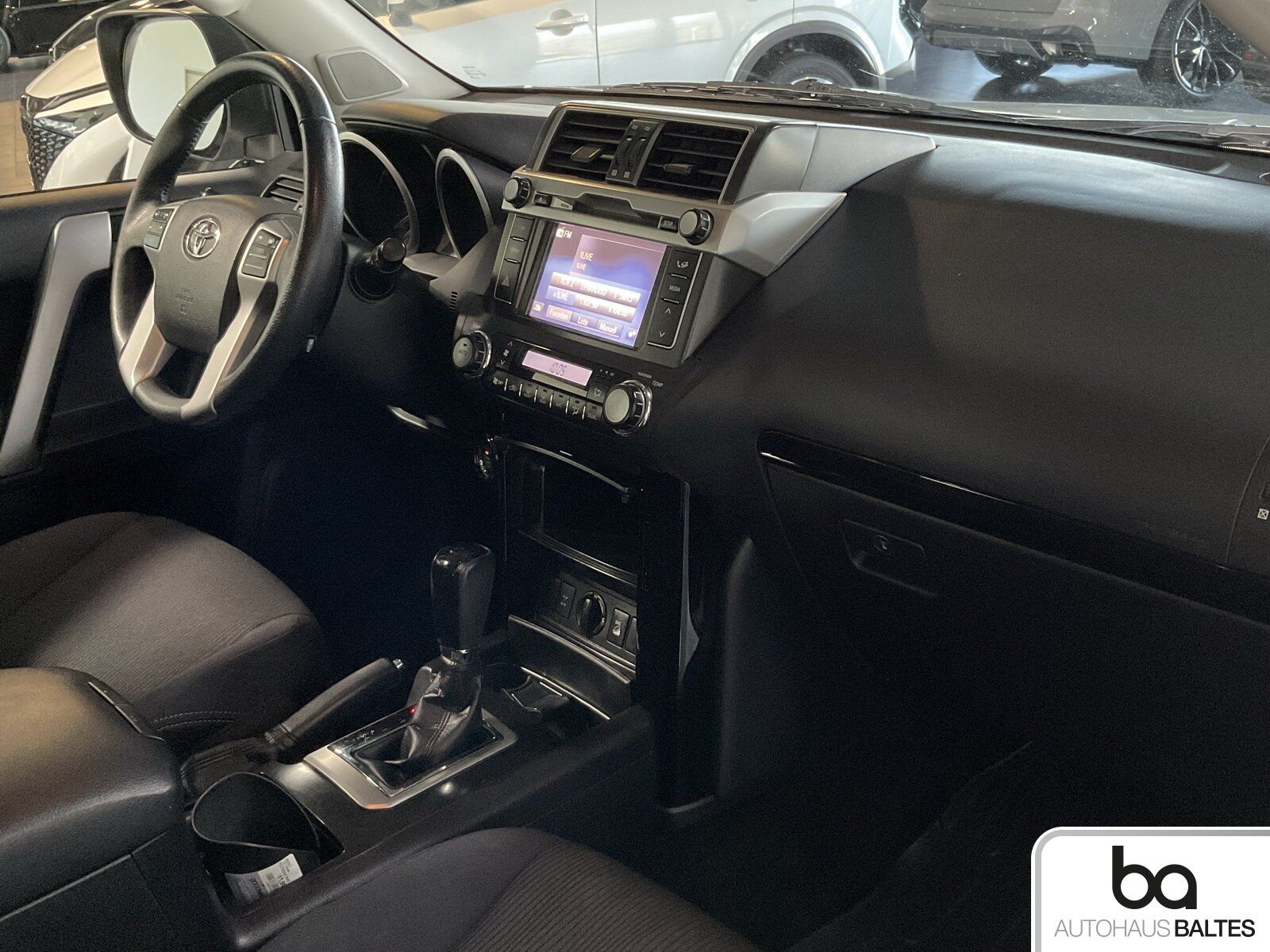 Toyota Land Cruiser D4-D Comf. AHK eSitz Kam Navi Tempo foto 5