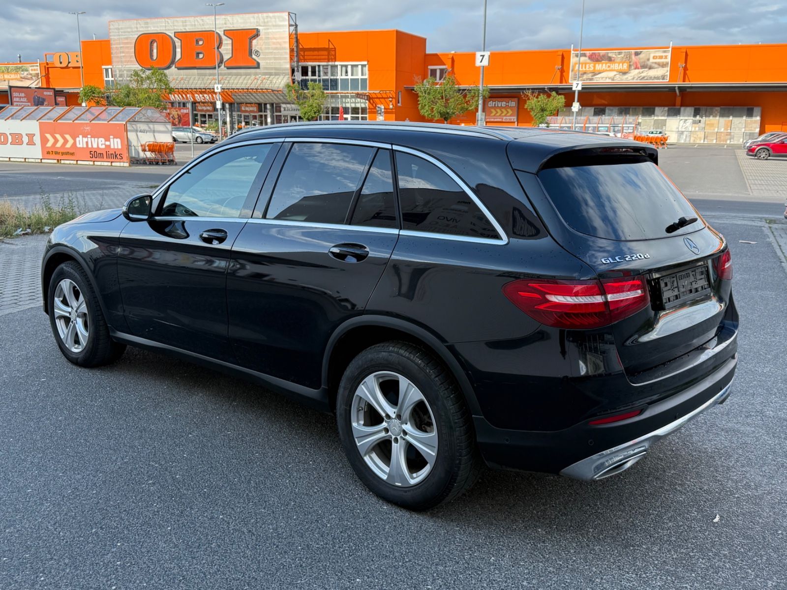 Mercedes-Benz GLC 220d AMG 4MATIC PANORAMA KAMERA 1HAND foto 7
