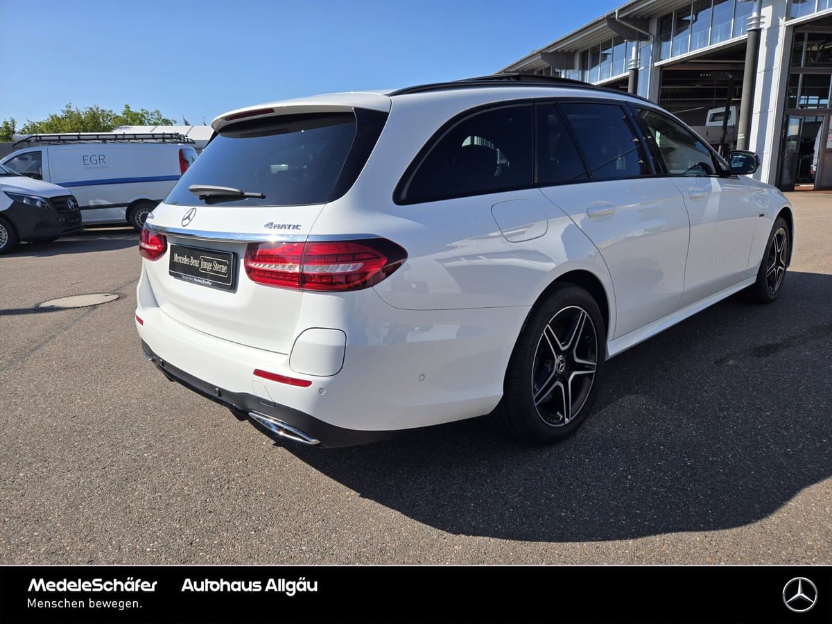 Mercedes-Benz E 300 de T 4M AMG Night Dist PanoSD HUD MLED 360 foto 5