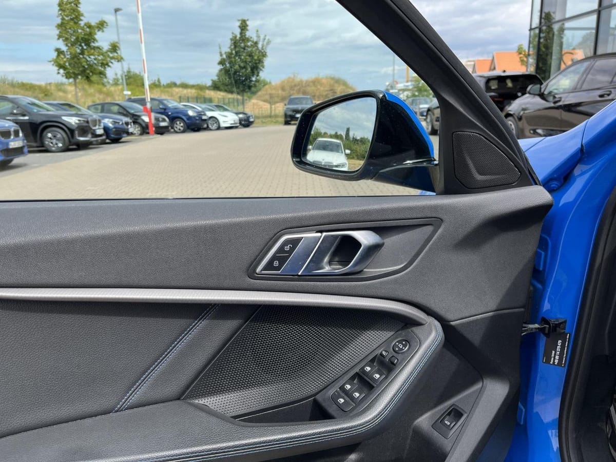 BMW 120i Modell M Sport HUD RFK LED Wireless HiFi foto 11