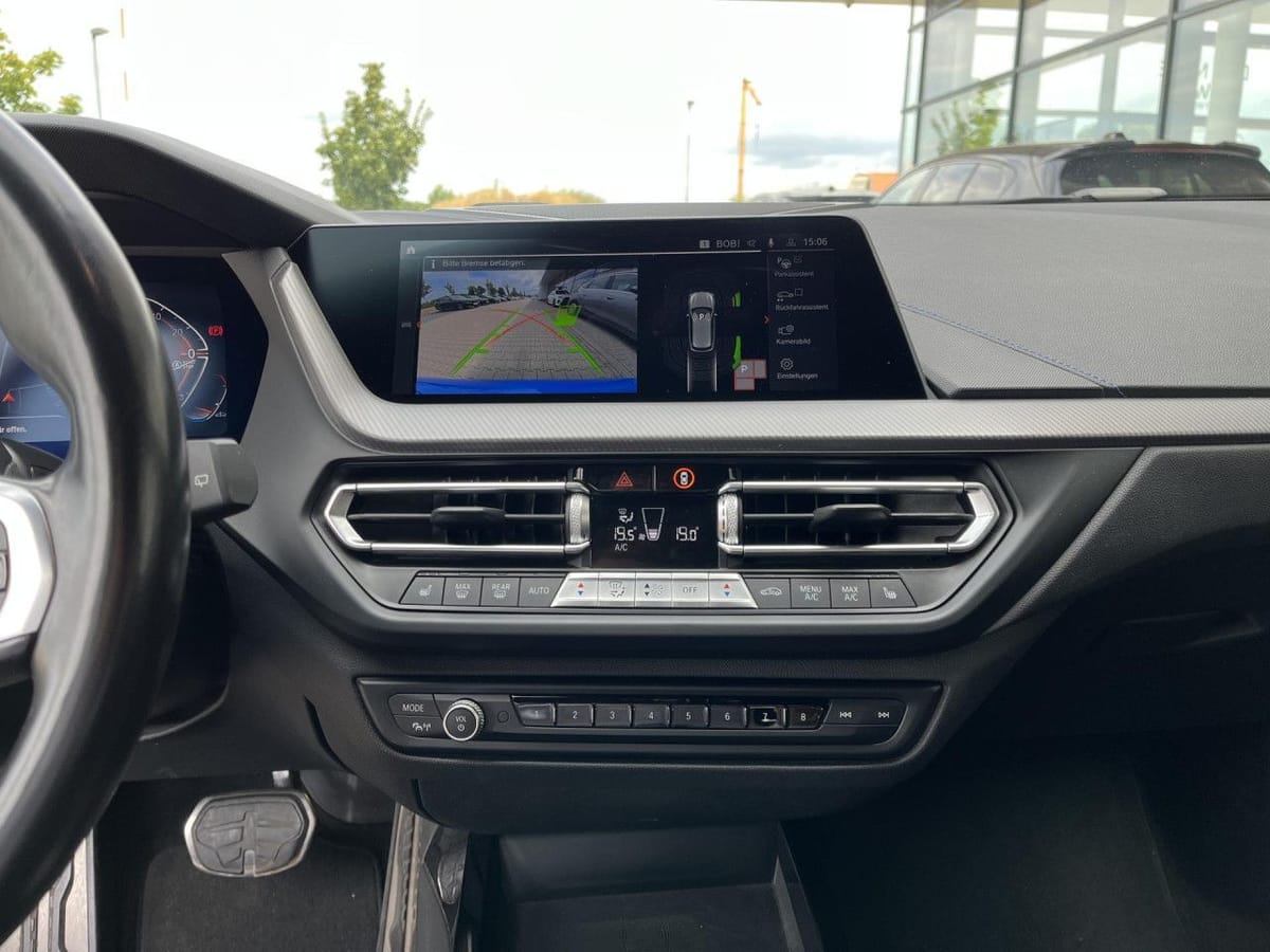 BMW 120i Modell M Sport HUD RFK LED Wireless HiFi foto 15