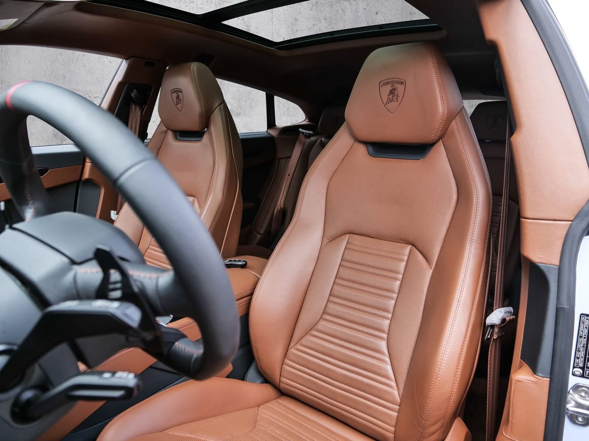 Lamborghini Urus SE Bianco Sapphirus, Panoramic Roof foto 10