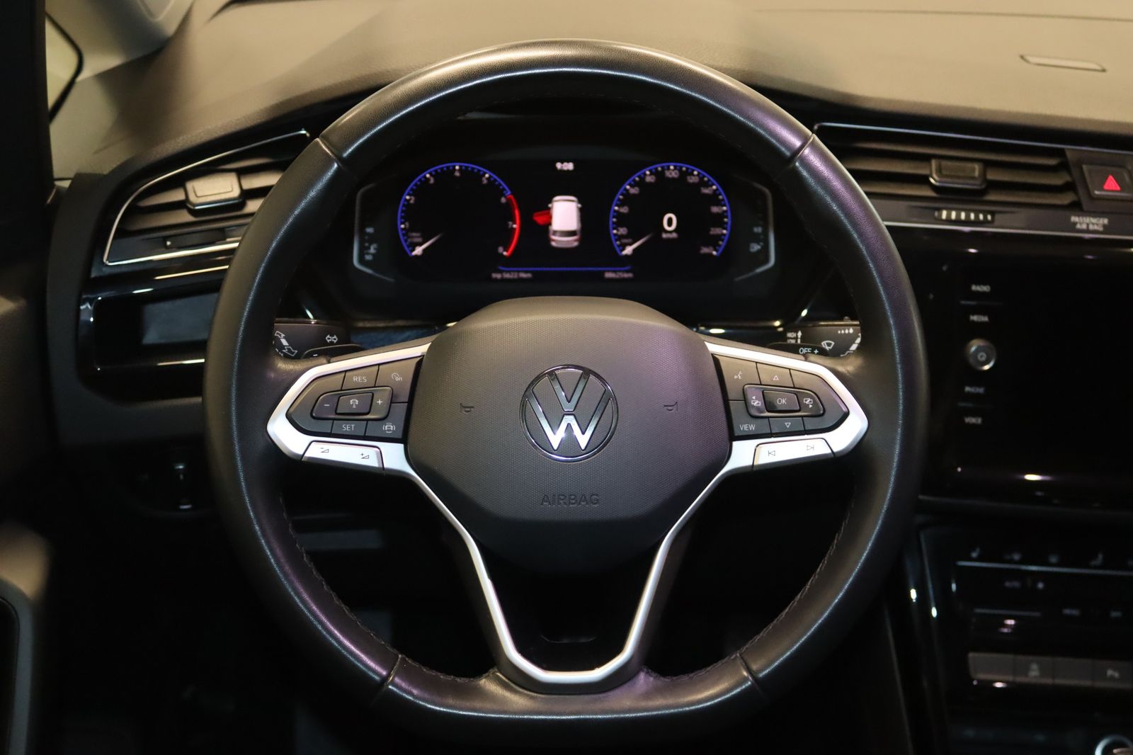 Volkswagen Touran 1.5 TSI R-Line-Navi-LED-Kamera-SHZ-ACC- foto 13