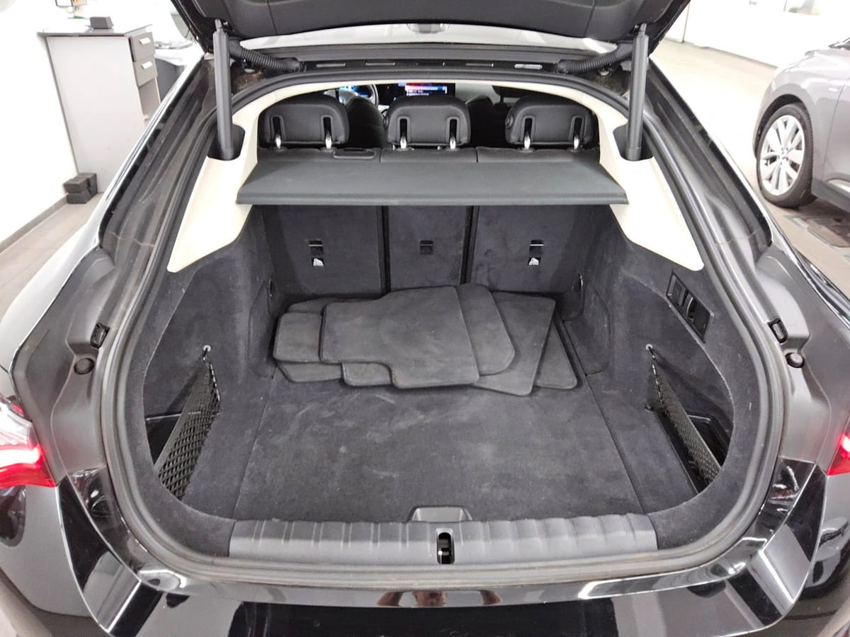 BMW i4 eDrive40 LED SPORTSITZE SHZ PDC KAMERA foto 12