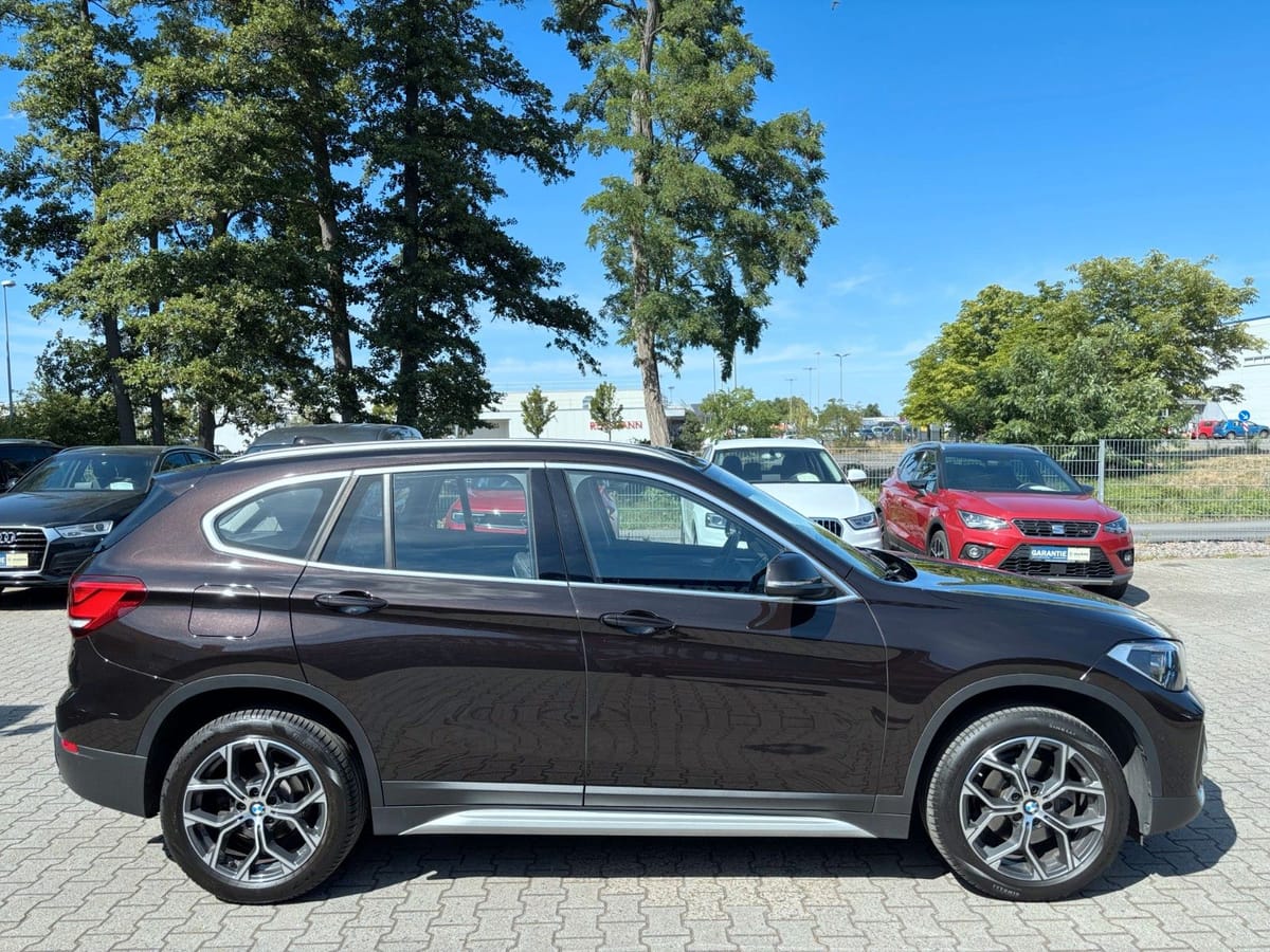 BMW X1 sDrive 18 d xLine Auto Pano LED 1-Hand S-Heft foto 11