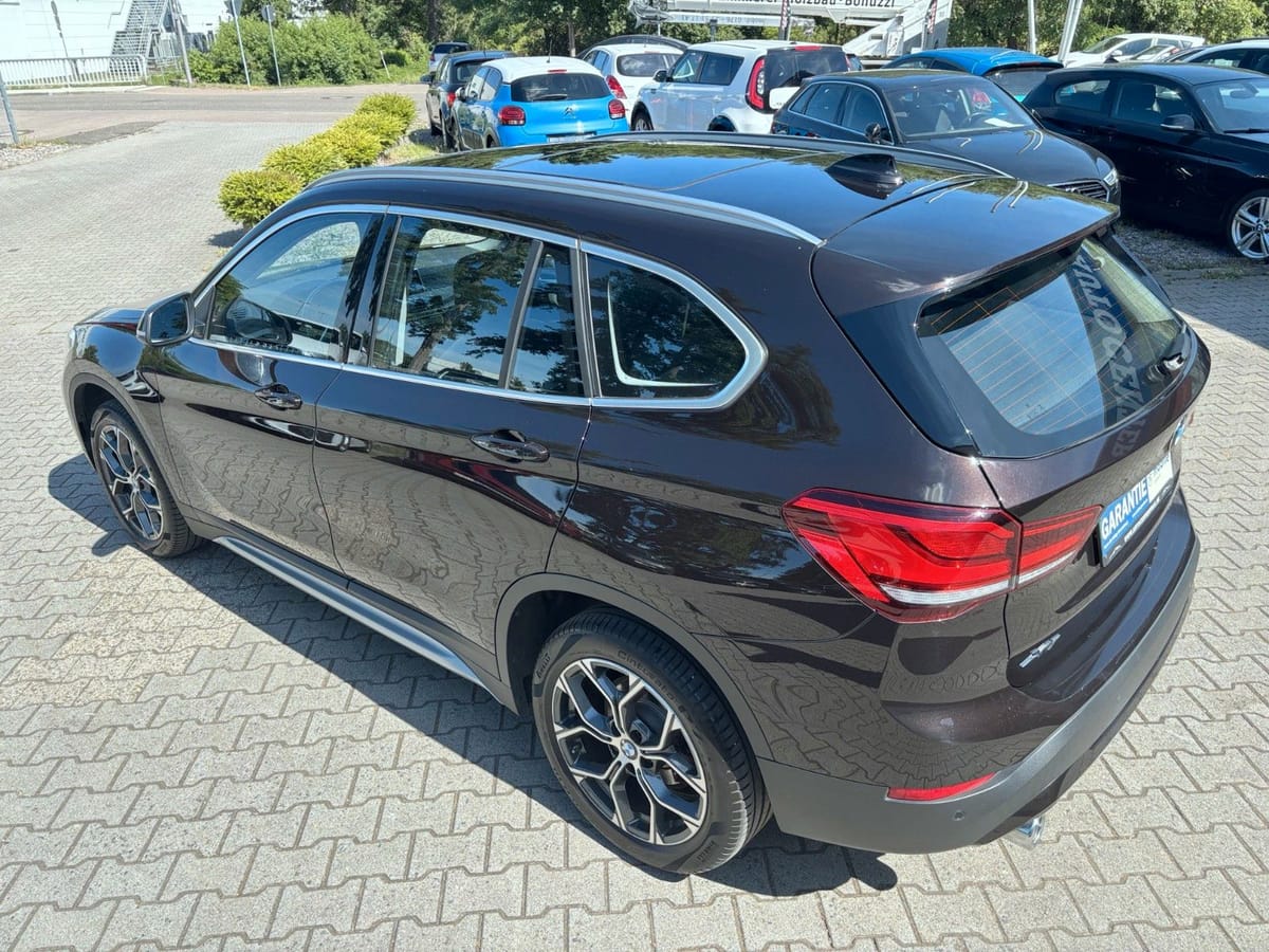 BMW X1 sDrive 18 d xLine Auto Pano LED 1-Hand S-Heft foto 13