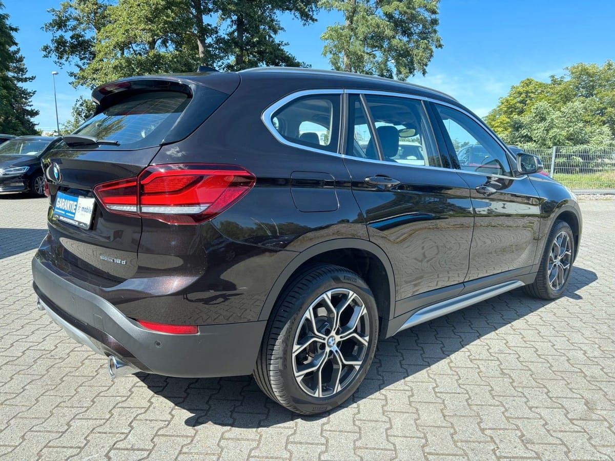 BMW X1 sDrive 18 d xLine Auto Pano LED 1-Hand S-Heft foto 16