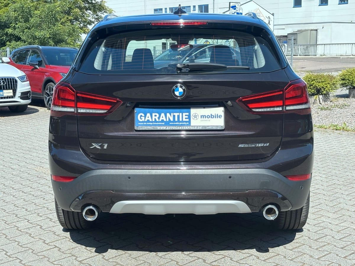 BMW X1 sDrive 18 d xLine Auto Pano LED 1-Hand S-Heft foto 19