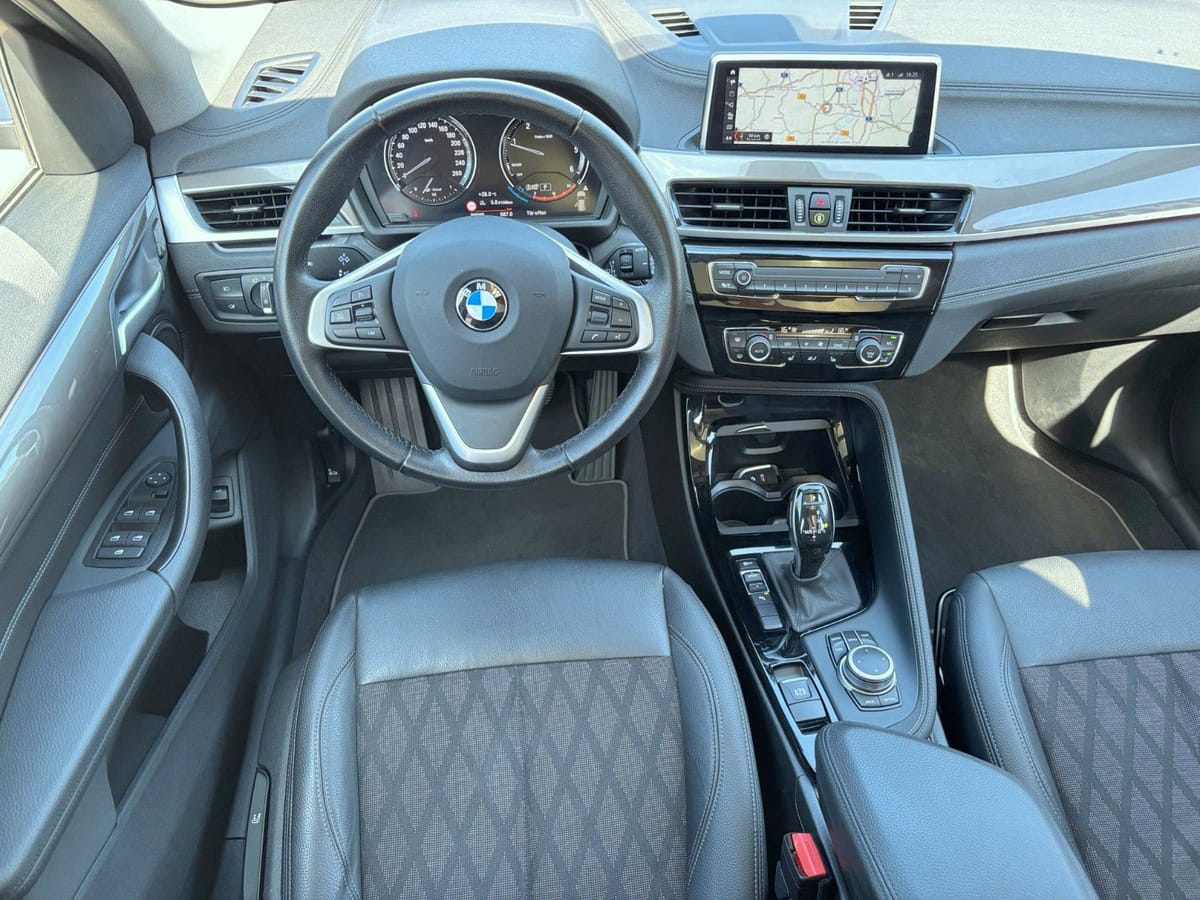 BMW X1 sDrive 18 d xLine Auto Pano LED 1-Hand S-Heft foto 20