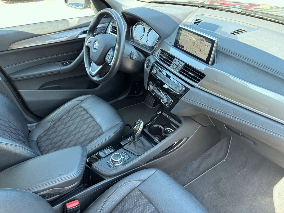 BMW X1 sDrive 18 d xLine Auto Pano LED 1-Hand S-Heft foto 21