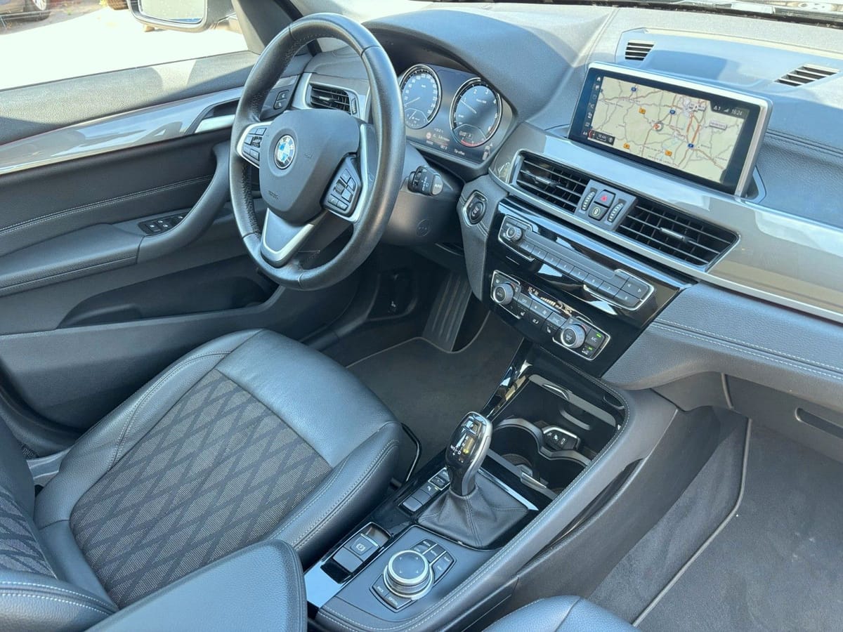 BMW X1 sDrive 18 d xLine Auto Pano LED 1-Hand S-Heft foto 22