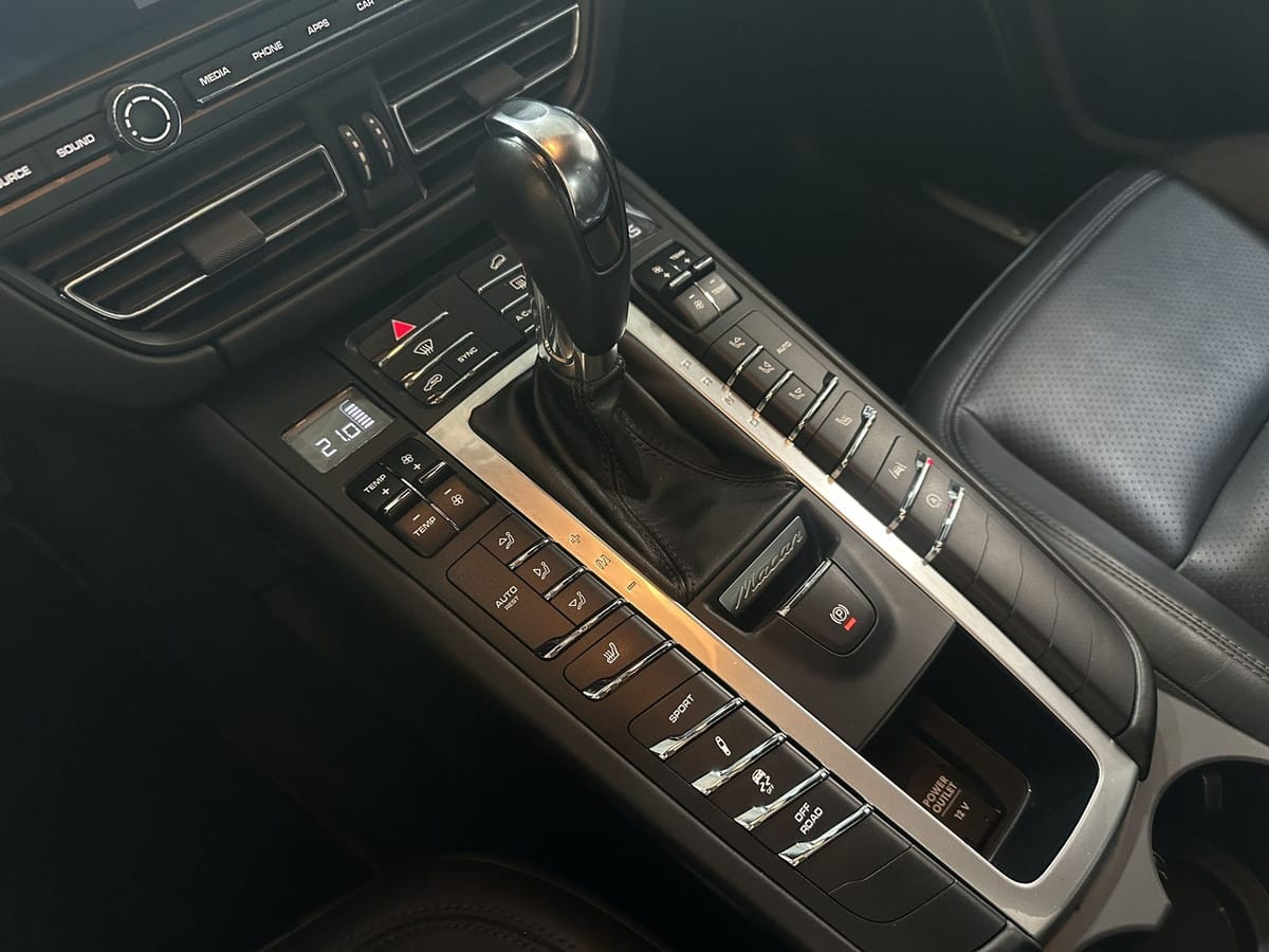 Porsche Macan S Leder LED PCM PSM LEDER HIFI Sport Taste foto 19