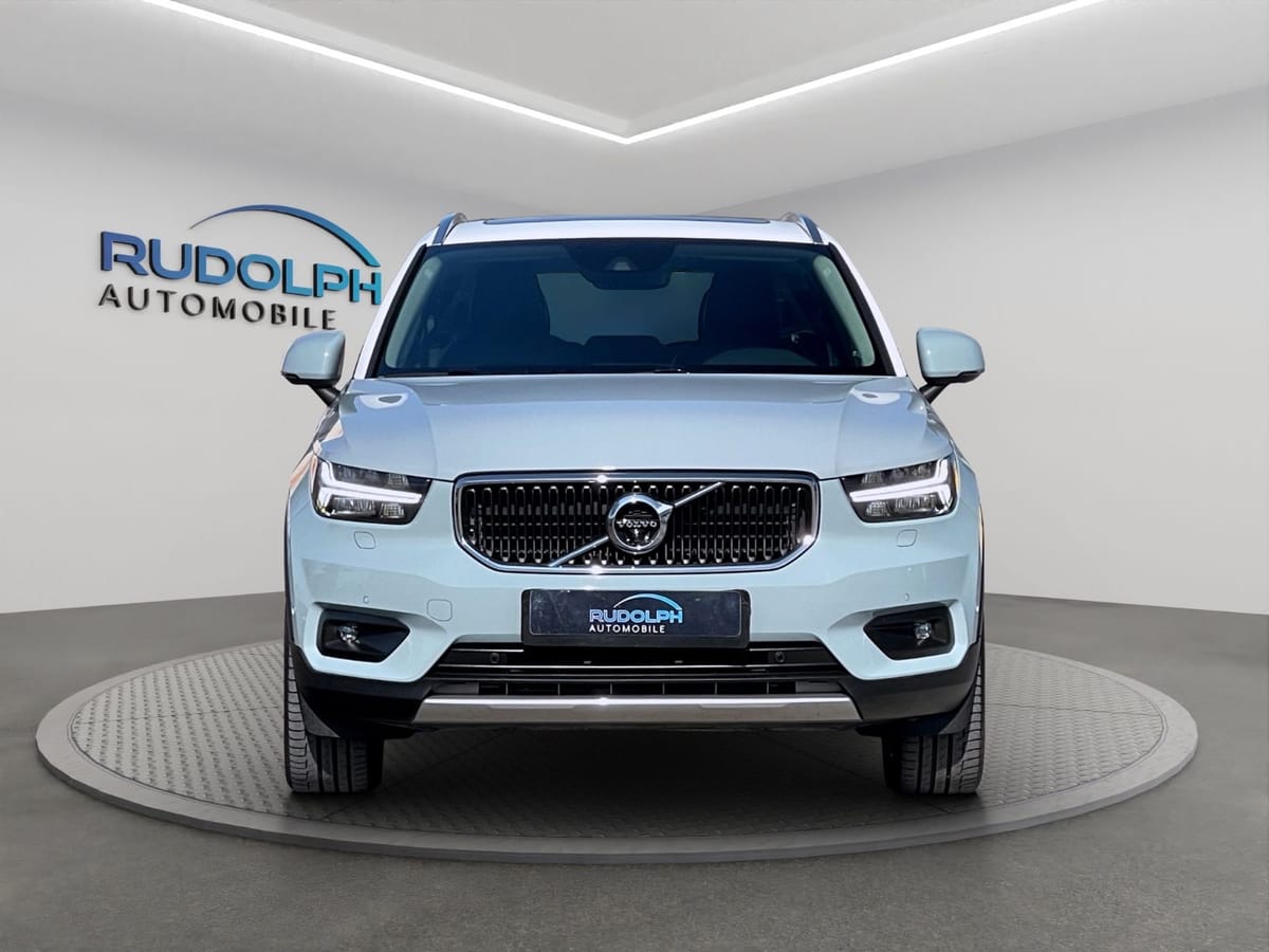 Volvo XC40 2,0 AUTOM AWD PANO STANDHEIZ LEDER foto 2
