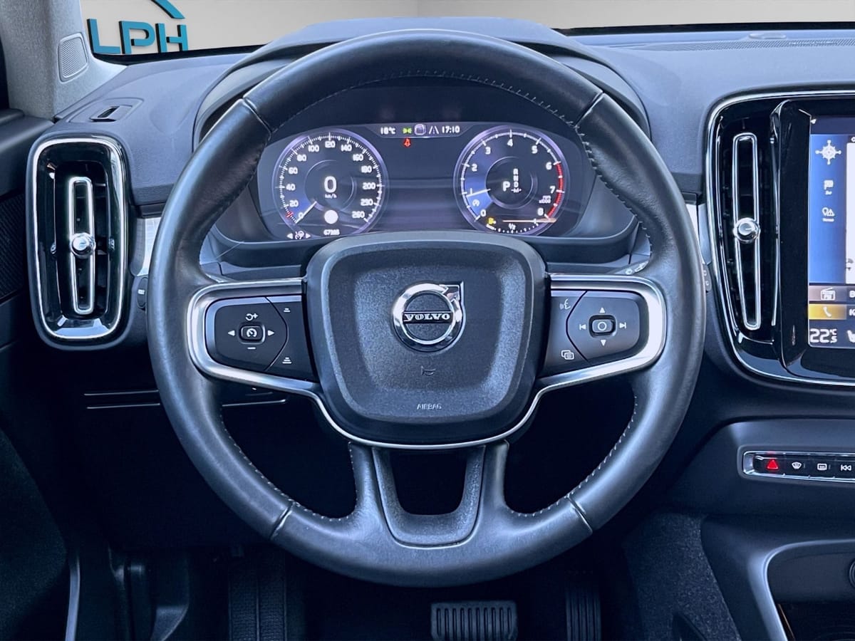 Volvo XC40 2,0 AUTOM AWD PANO STANDHEIZ LEDER foto 12
