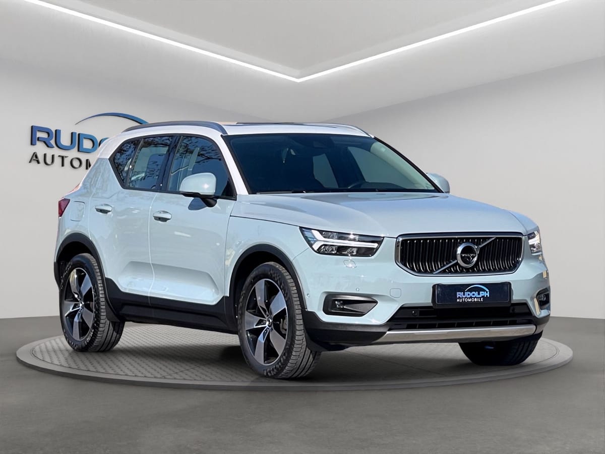 Volvo XC40 2,0 AUTOM AWD PANO STANDHEIZ LEDER foto 3