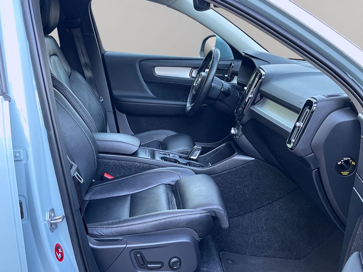 Volvo XC40 2,0 AUTOM AWD PANO STANDHEIZ LEDER foto 21