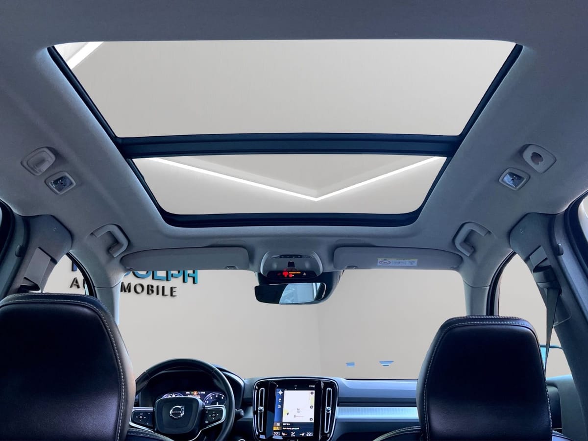 Volvo XC40 2,0 AUTOM AWD PANO STANDHEIZ LEDER foto 24