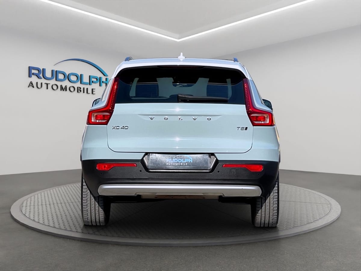 Volvo XC40 2,0 AUTOM AWD PANO STANDHEIZ LEDER foto 6