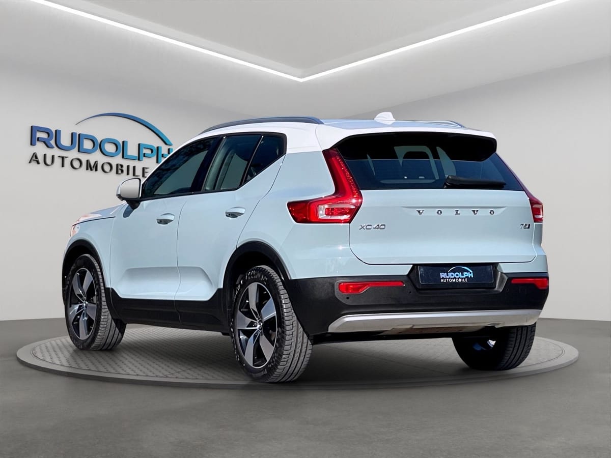 Volvo XC40 2,0 AUTOM AWD PANO STANDHEIZ LEDER foto 7