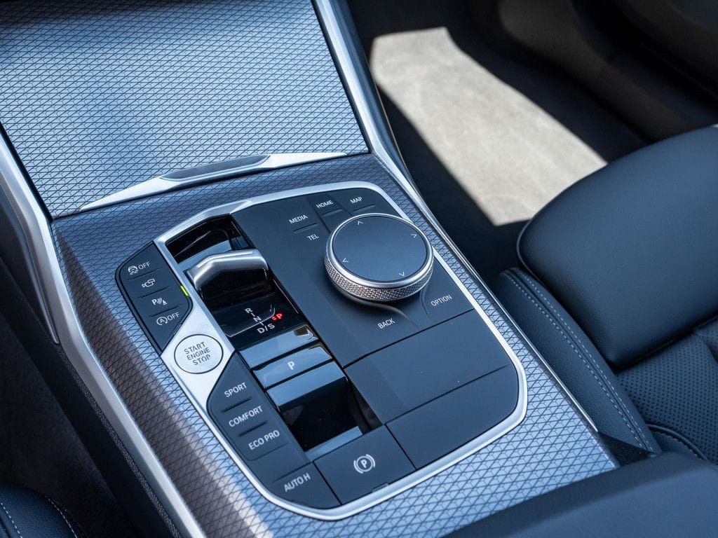 BMW 340i Touring xDrive M-Sport Pro PANO AHK HUD foto 15