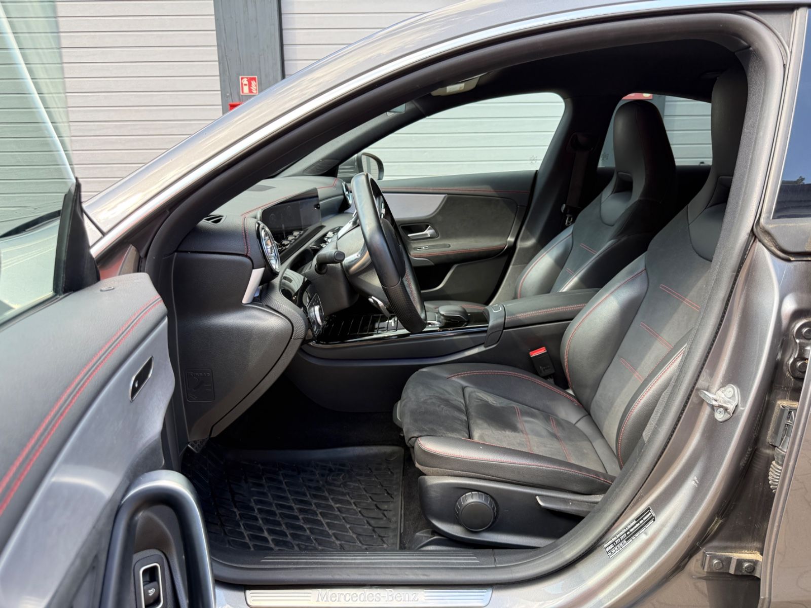 Mercedes-Benz CLA 220 /4Matic/AMG Line/LED/RFK/MBUX/Keyless foto 12