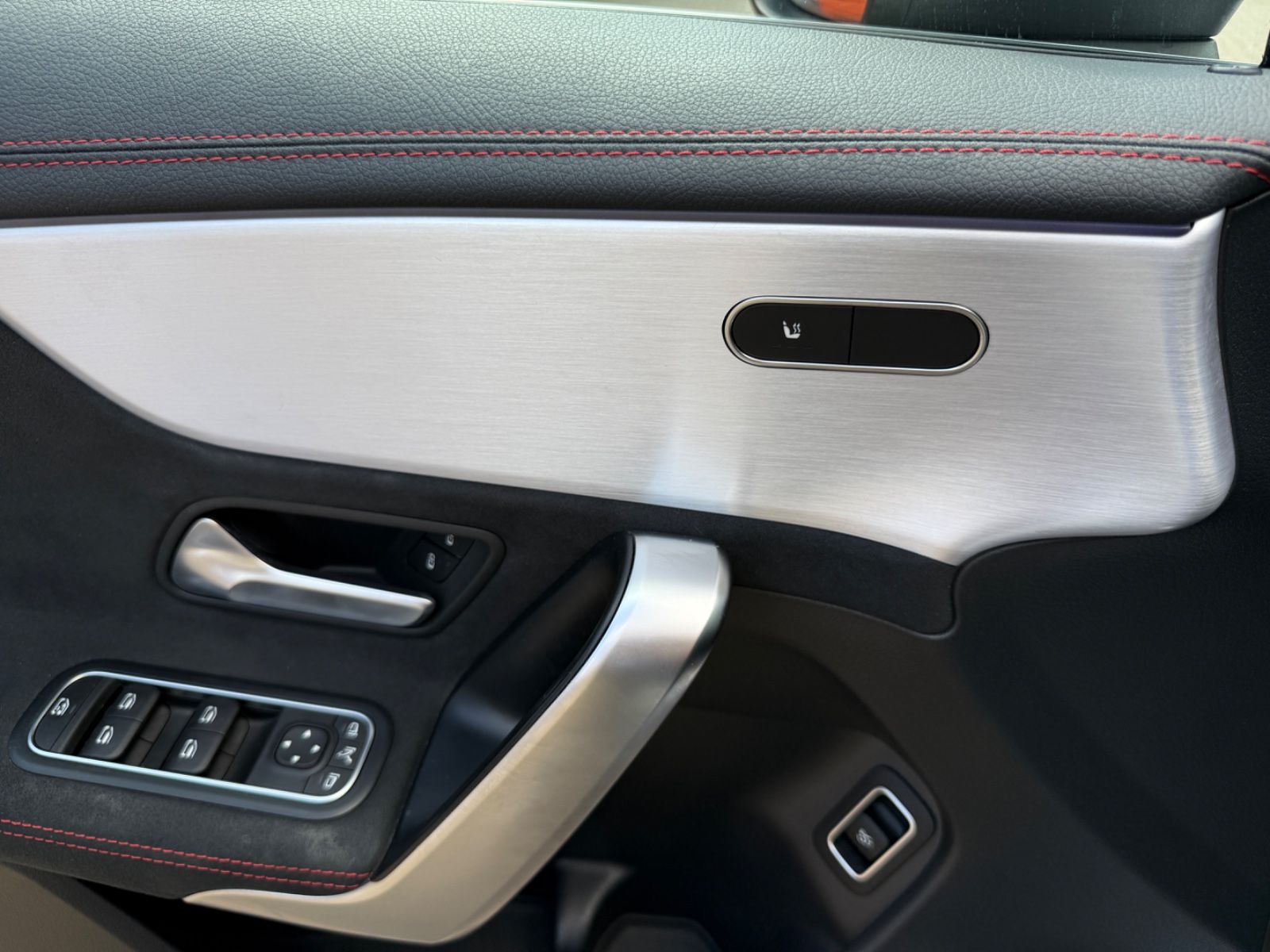 Mercedes-Benz CLA 220 /4Matic/AMG Line/LED/RFK/MBUX/Keyless foto 13