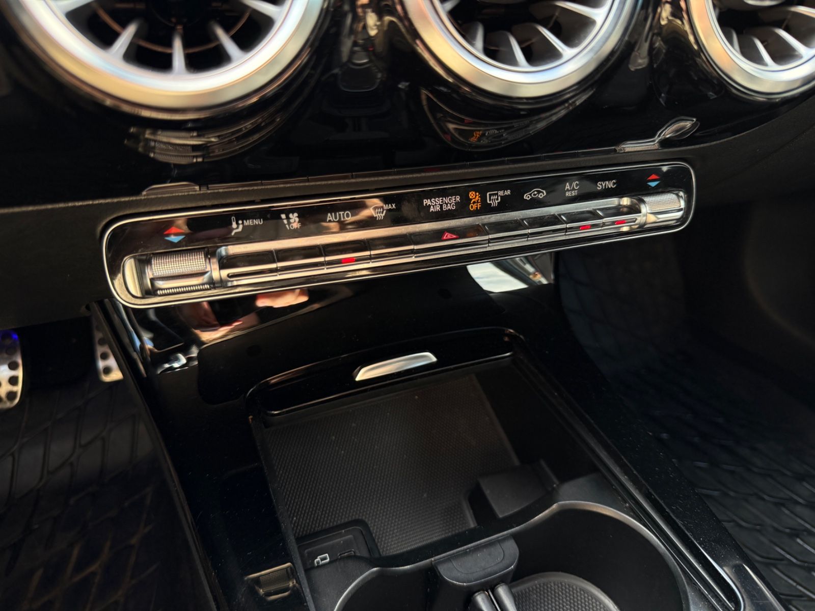 Mercedes-Benz CLA 220 /4Matic/AMG Line/LED/RFK/MBUX/Keyless foto 22