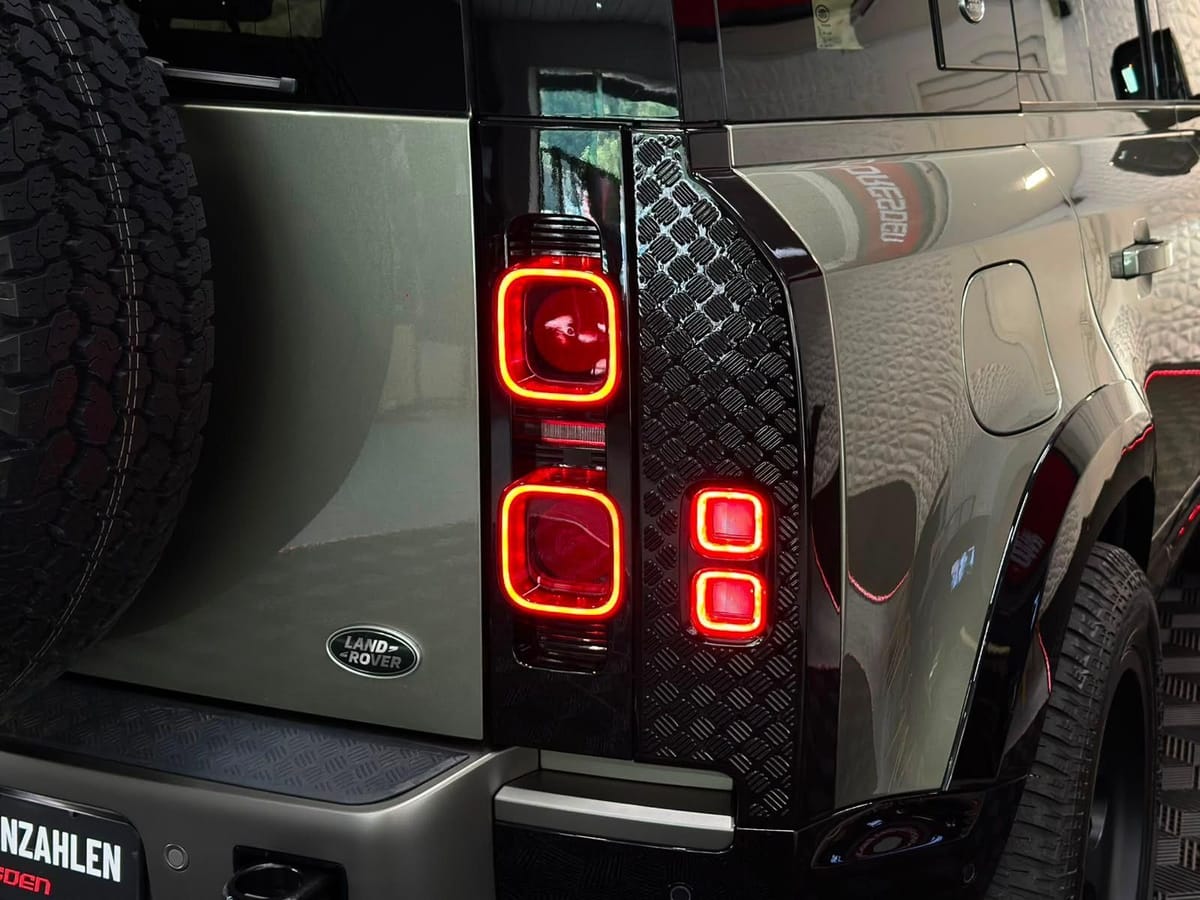 Land Rover Defender D300 110 X-DYNAMIC HSE AWD MERIDIAN#1HD foto 11