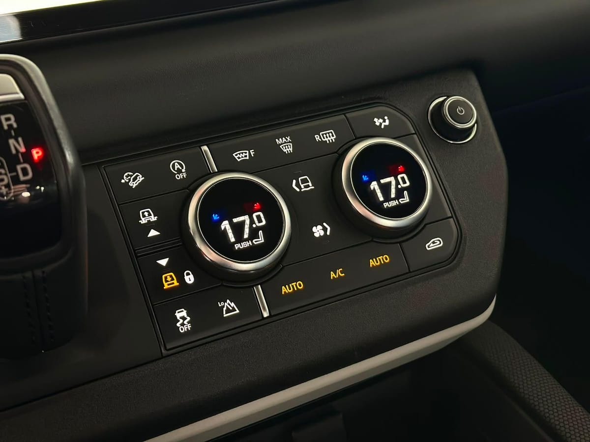 Land Rover Defender D300 110 X-DYNAMIC HSE AWD MERIDIAN#1HD foto 22