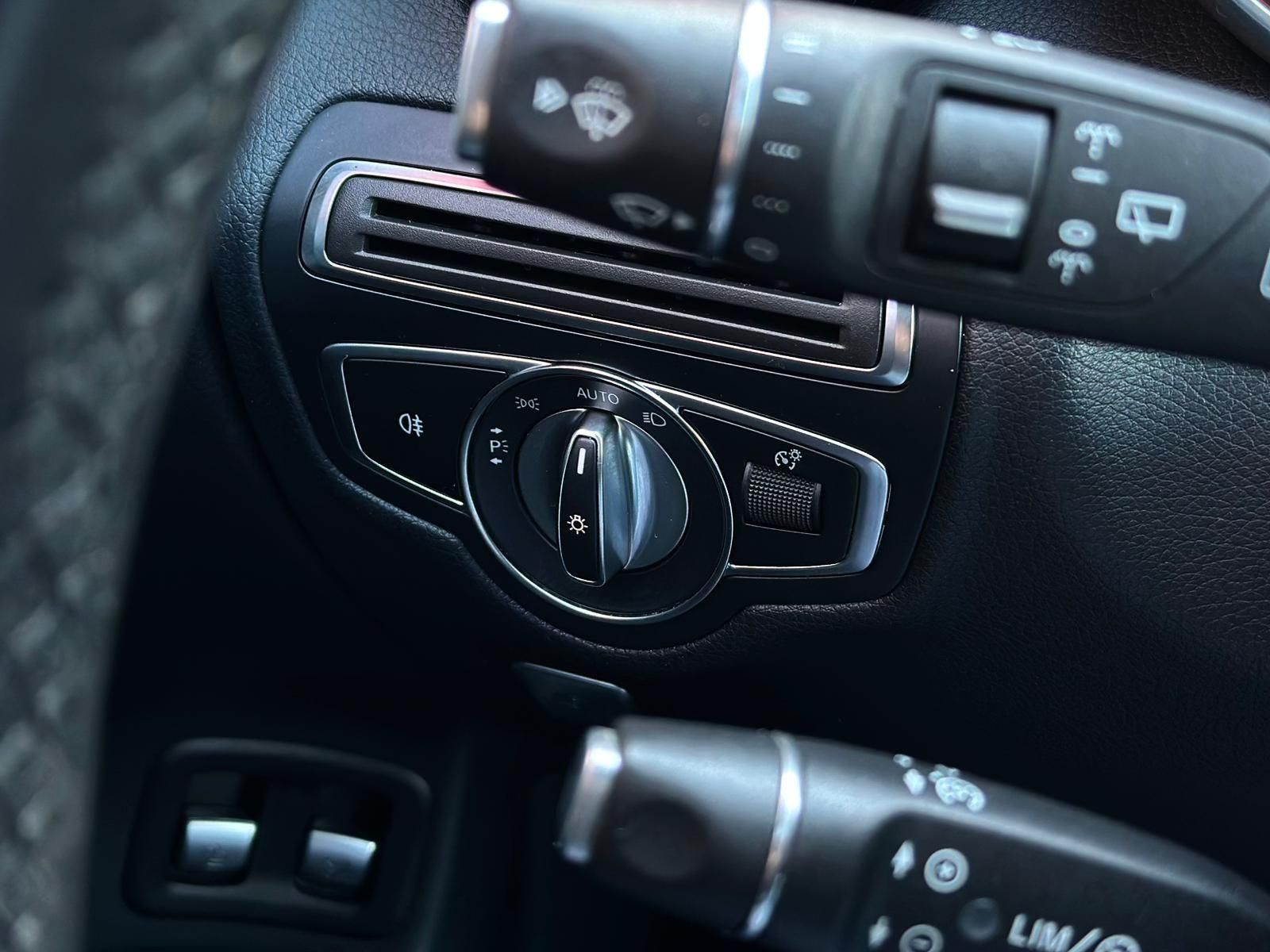 Mercedes-Benz GLC250d AMG 4M NIGHT PANO SHZ KEYLESS LED AHK foto 18