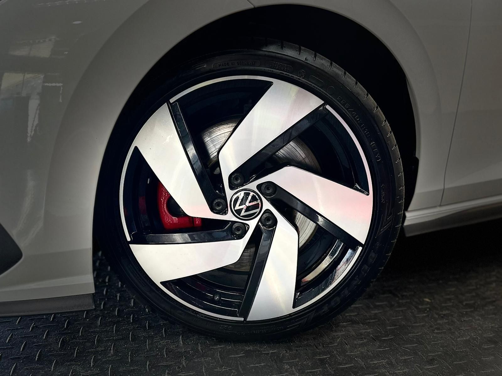 Volkswagen Golf 2.0TSI GTI HUD#H&K#MATRIX#LH#KEYL#ACC#CAM foto 9