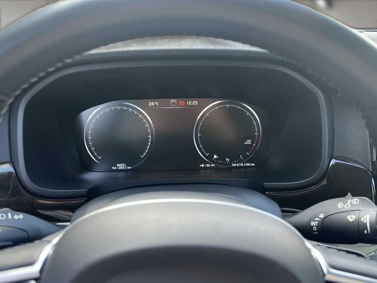 Volvo V90 Diesel D5 AWD Geartronic Momentum+ Pano+ foto 8